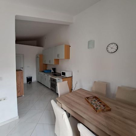 Apartments Maretic Мандре Экстерьер фото