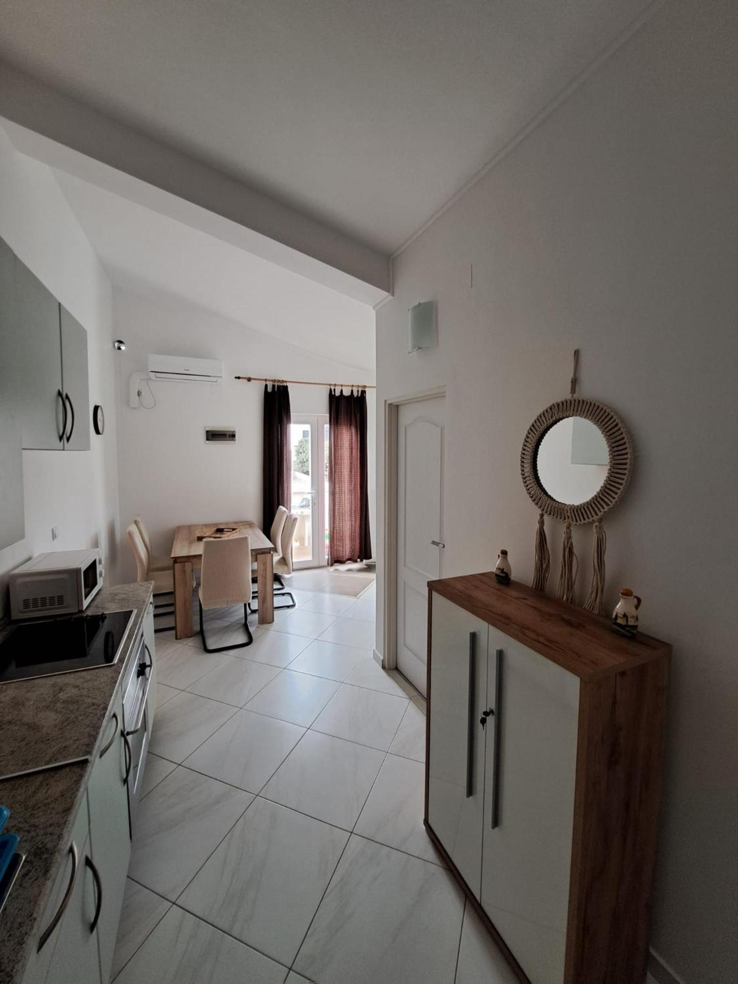 Apartments Maretic Мандре Экстерьер фото